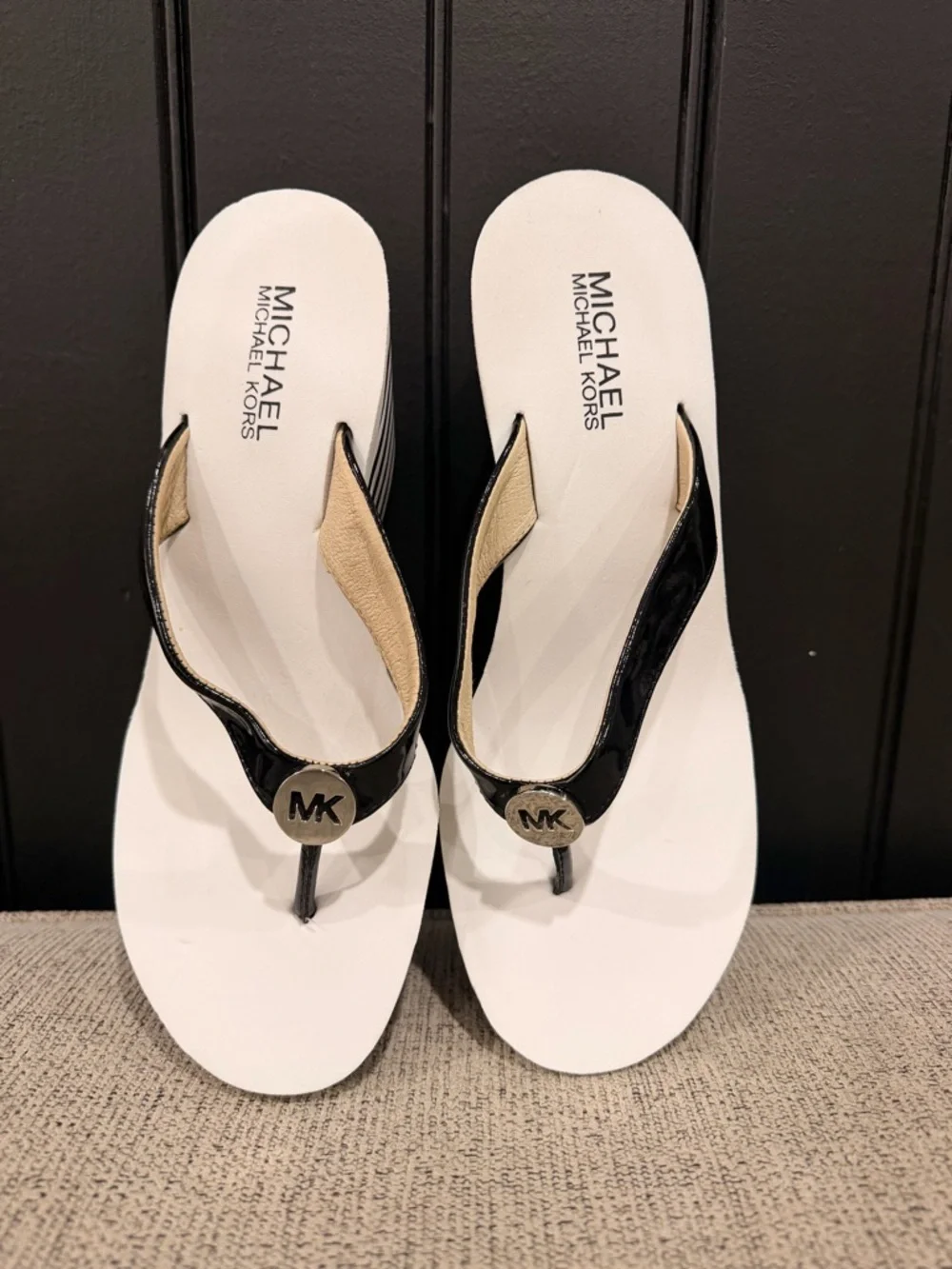 Michael Kors Black and White Striped Wedge Thong Sandals Size 7.5 - Picture 9 of 10